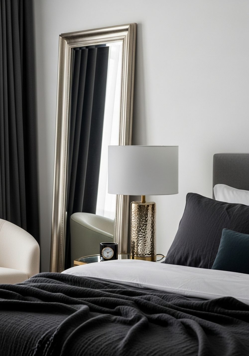 Mirrors and Metallic Starlight